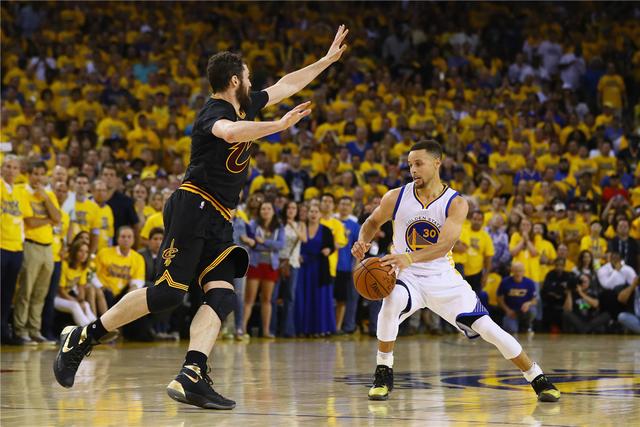 本赛季热刺与曼联曼城交手3次，库卢1人独造4球