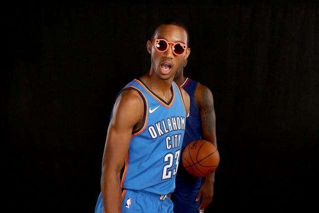 林崴17分郭昊文13+6+7 同曦力克青岛止连败