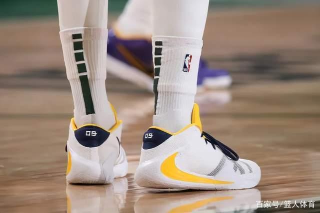 浓眉33+11詹姆斯27+14 湖人险胜爵士回西部第5